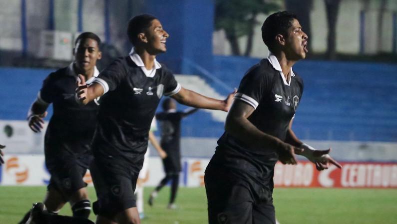 Com time reserva, Botafogo goleia Juventude e se classifica para as oitavas da Copa São Paulo