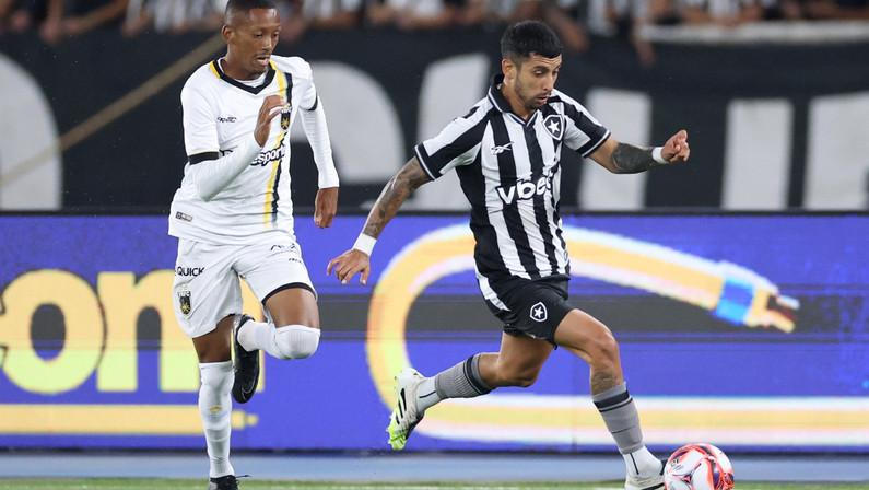 Anselmi vê Santi Rodríguez em nova posição no Botafogo