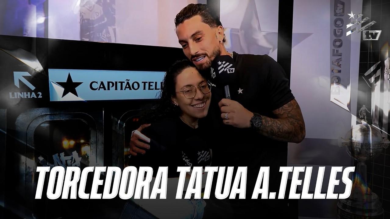 VÍDEO | Torcedora do Botafogo faz tatuagem com autógrafo de ídolo Alex Telles