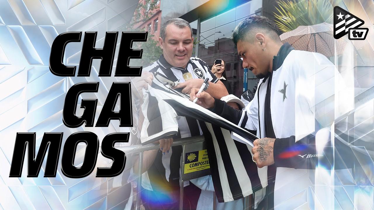 VÍDEO: Botafogo chega a Curitiba e é recebido pela torcida em véspera de jogo pelo Brasileirão