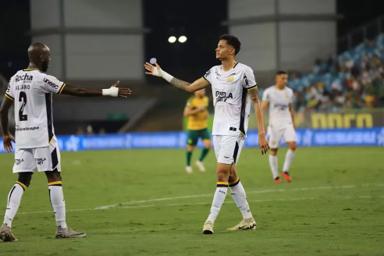 "Vamos vender": Botafogo 'age rápido' e define situação de Newton; entenda o cenário