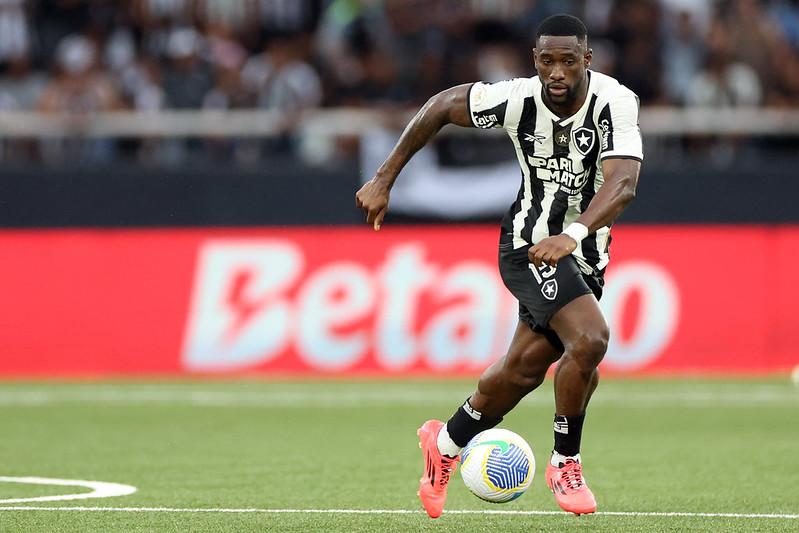 Situação de Bastos no Botafogo ganha novo capítulo nos bastidores