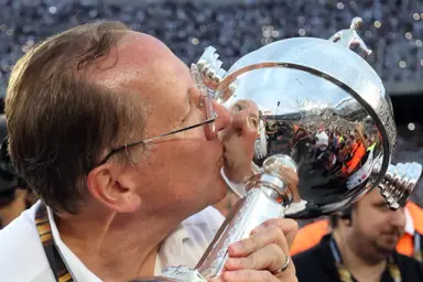 Ídolo do Botafogo comete ato de indisciplina e fica com futuro indefinido