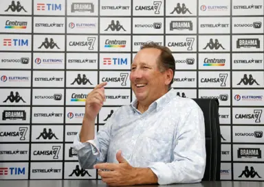 Mercado do Botafogo: 'Camisa 9' argentino entra no radar de John Textor; saiba detalhes
