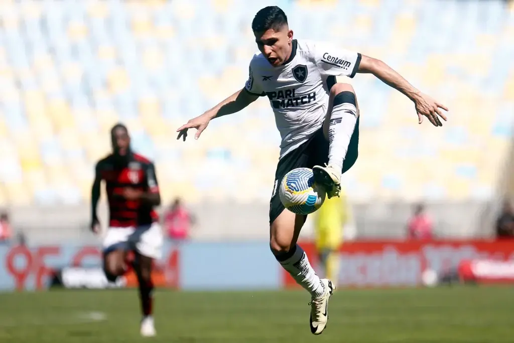 Reposição a Savarino? Atacante de seleção colombiana entra no radar do Botafogo; afirma portal