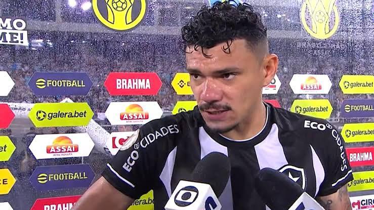 Novo reforço chega ao Botafogo e salário chama atenção nos bastidores
