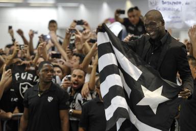 Internacional perde quatro jogadores e pode ter reforço contra o Botafogo