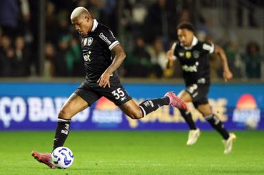 Botafogo ou Palmeiras? Empresário 'bate na mesa' e define futuro do volante Danilo