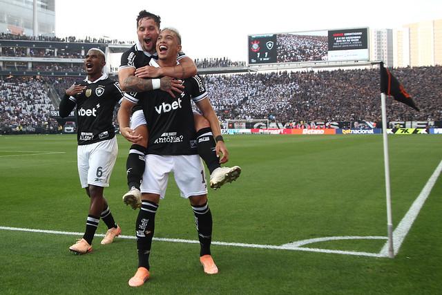 Botafogo cresce no 2º tempo e busca ponto importante fora de casa contra o Corinthians