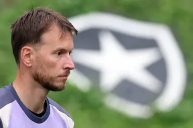 Mercado da bola: Internacional busca contratar jogador experiente do Botafogo