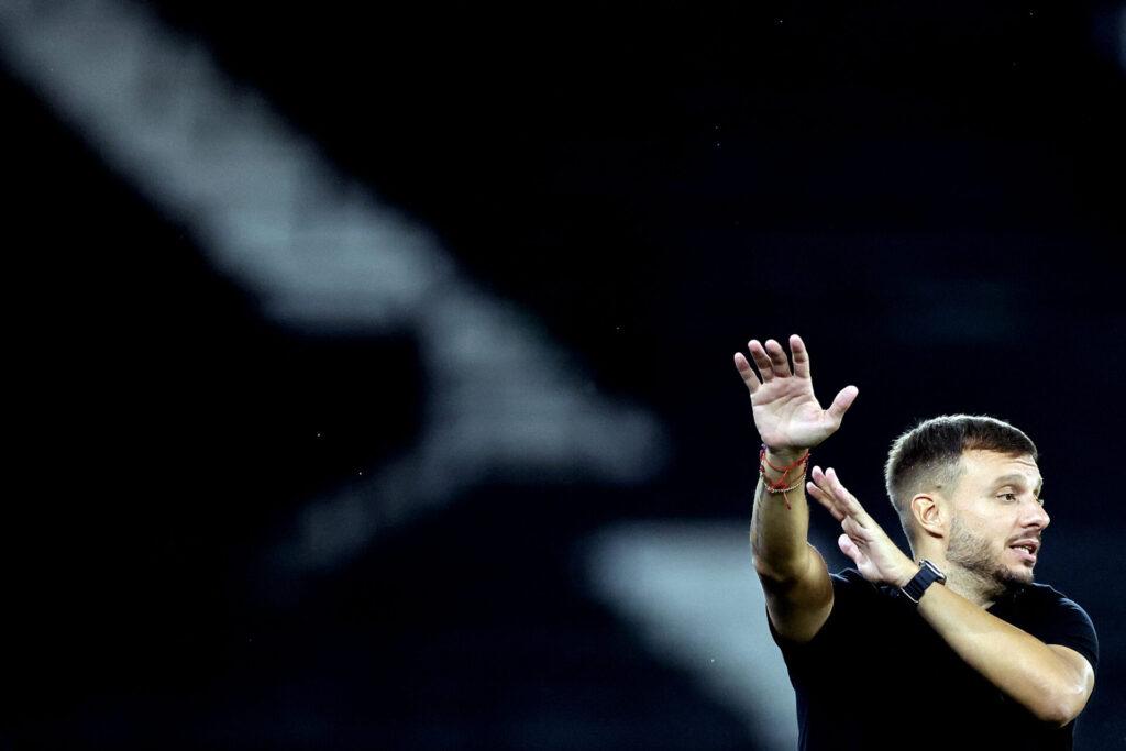 Botafogo 'dá chapéu' em gigante brasileiro e fecha com jogador consagrado