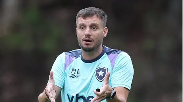 "Praticamente irrecusável": Atacante 'badalado' do Botafogo, pode se transferir para o futebol europeu em breve