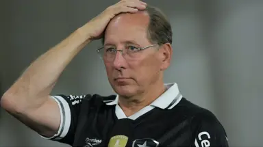 Mercado da bola: Após 'novela', atacante se apresenta em outro clube e não joga mais pelo Botafogo