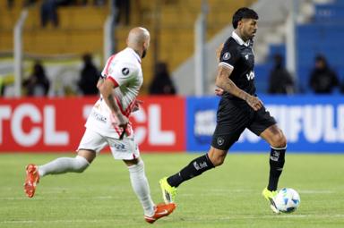 Botafogo sofre derrota, mas segue muito vivo por vaga na próxima fase