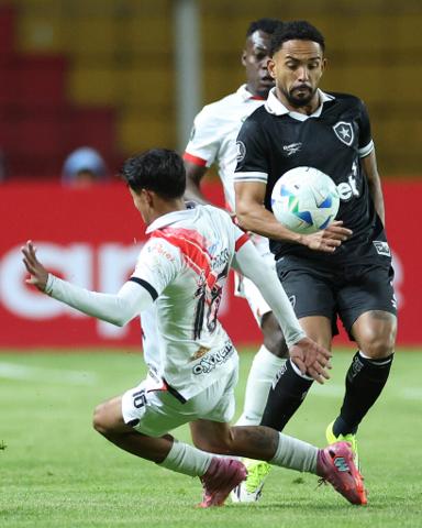 Botafogo: Jornalista insiste em versão sobre Vitinho; entenda