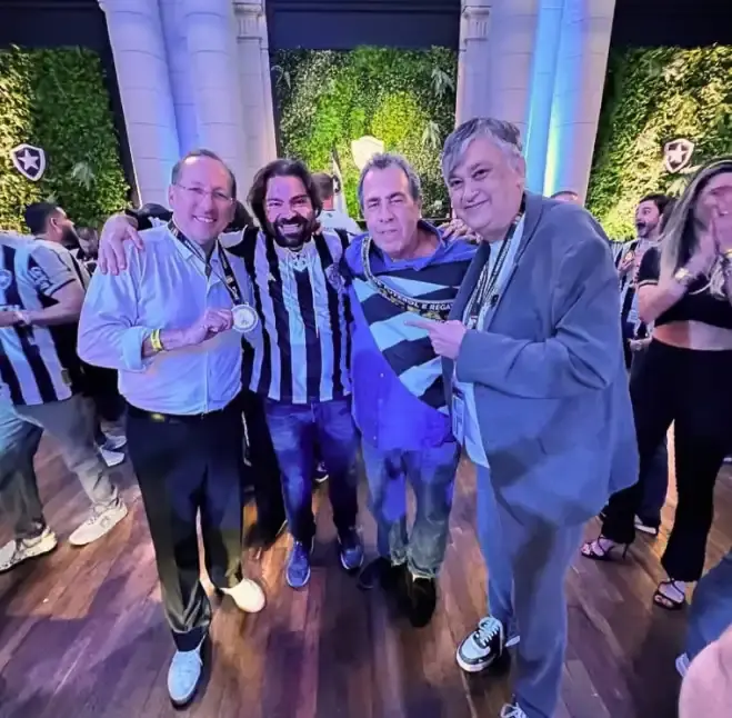 Botafogo: Textor faz alerta e preocupa torcida