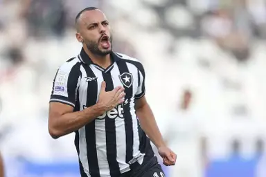 Botafogo mexe no time e pode ter surpresa para enfrentar o Athletico