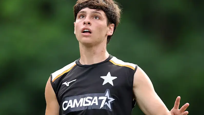 Álvaro Montoro não foi barrado no Botafogo e ficou no banco contra o Coritiba por não estar 100%, diz canal