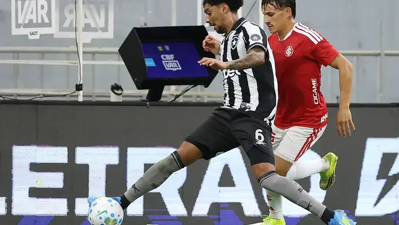 Comentaristas divergem sobre Botafogo 2 x 2 Inter: jogo animado, mas não bem jogado