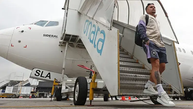 Artur viaja neste sábado para se apresentar ao São Paulo; Botafogo não terá gasto com salário