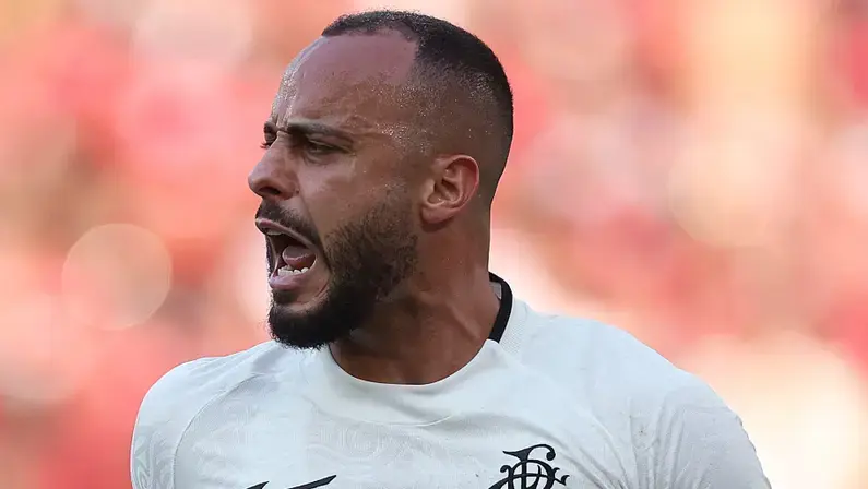 Botafogo avalia proposta de US$ 8 milhões do Tigres por Arthur Cabral