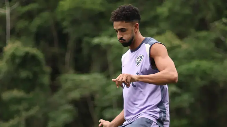 Com meta batida para ficar, Chris Ramos deve entrar em lista de negociáveis do Botafogo no meio do ano