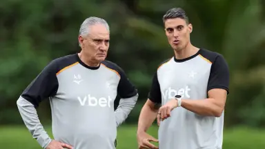 Auxiliar de Tite, Matheus Bachi celebra oportunidade no Botafogo: 'Alegria, honra, orgulho e gratidão' Auxiliar de Tite, Matheus Bachi celebra oportunidade no Botafogo: 'Alegria, honra, orgulho e gratidão'