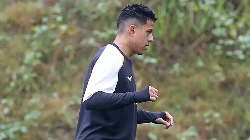 Botafogo deve ter voltas de Huguinho e Matheus Martins contra o Cienciano; veja provável escalação