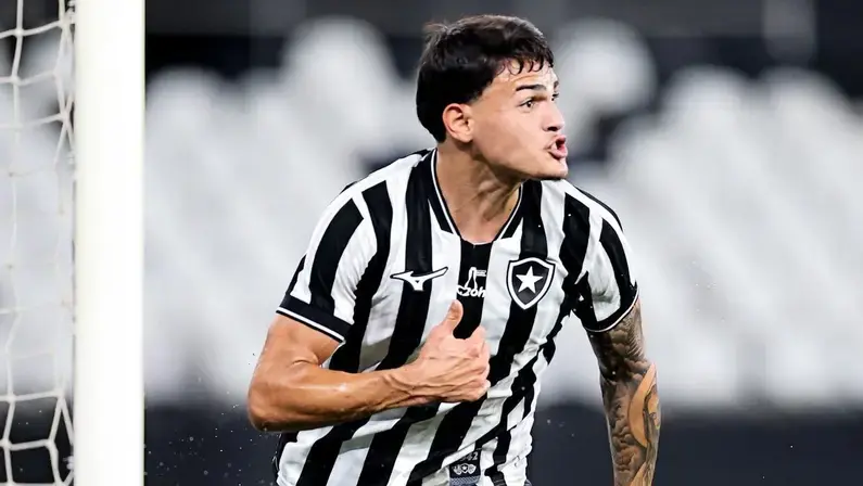 Lucas Emanuel, do Botafogo, é convocado para a Copa do Mundo Sub-17 com a Seleção Brasileira