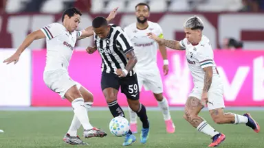 Alex Telles faz golaço, mas Botafogo cede empate para o Fluminense no Nilton Santos Alex Telles faz golaço, mas Botafogo cede empate para o Fluminense no Nilton Santos