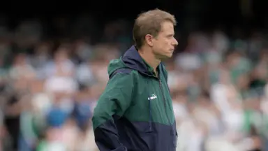 Técnico do Coritiba elogia Botafogo, mas se revolta com arbitragem pelo empate: 'Falha clamorosa. E displicência e negligência do VAR' Técnico do Coritiba elogia Botafogo, mas se revolta com arbitragem pelo empate: 'Falha clamorosa. E displicência e negligência do VAR'