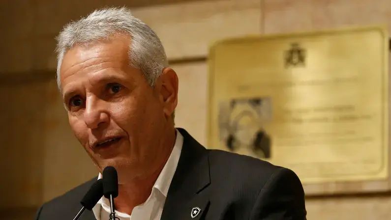 Ex-dirigente do Botafogo rebate atual vice: 'Versões seletivas dos fatos'