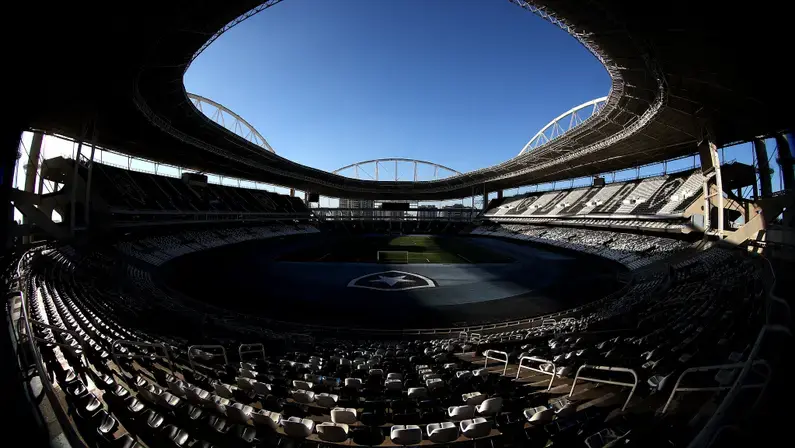 Botafogo x Vitória: onde assistir, escalações e arbitragem