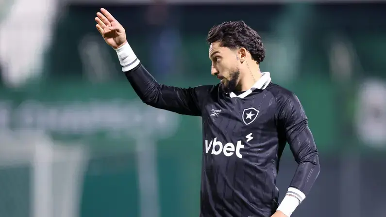 Escalação: Botafogo deve ter voltas de Alex Telles e Ferraresi ao time contra o Corinthians; Alexander Barboza é dúvida