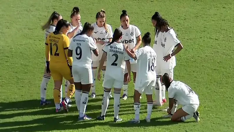 Botafogo é superado pelo Vitória em Salvador e cai para a lanterna do Brasileirão Feminino