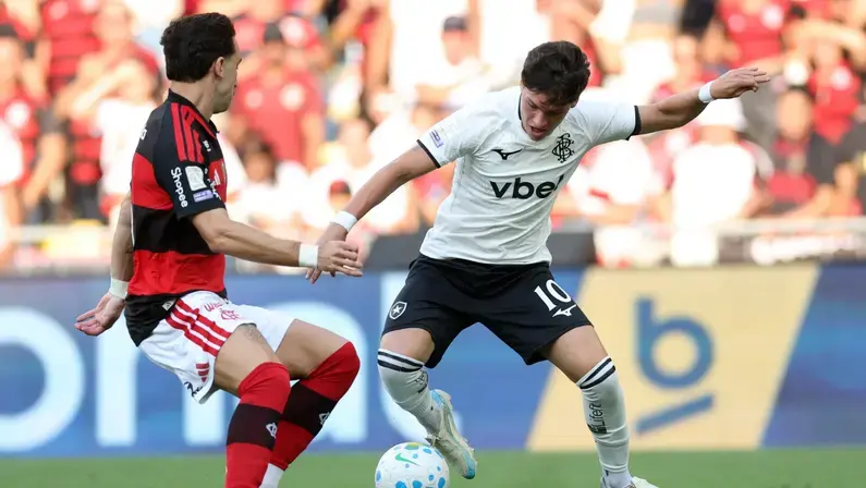Interino explica substituição de Montoro em clássico contra o Flamengo