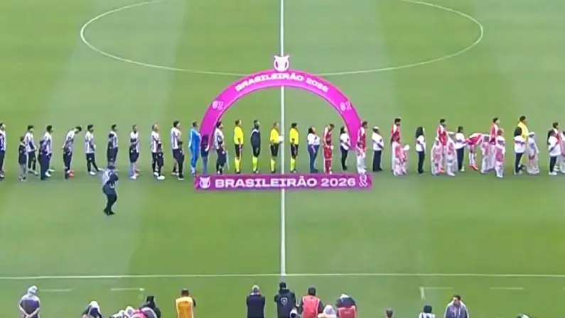 Jogador importante 'chutando tudo' e cobranças: bicho 'pegou fogo' no vestiário do Botafogo após derrota para o Inter, diz canal