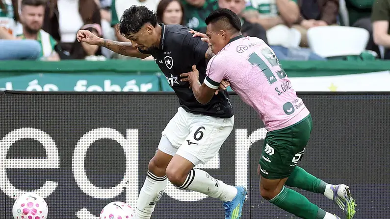 Mansur vê ‘bons sinais’ em primeiro tempo do Botafogo e destaca meio com Medina e Danilo: ‘Time pode se ajustar’