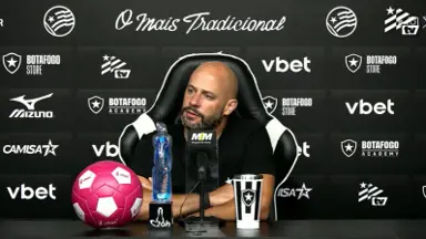 Franclim admite 'jogo pobre' em Botafogo 1 x 1 Fluminense: 'Estivemos abaixo. Responsabilidade do treinador' Franclim admite 'jogo pobre' em Botafogo 1 x 1 Fluminense: 'Estivemos abaixo. Responsabilidade do treinador'