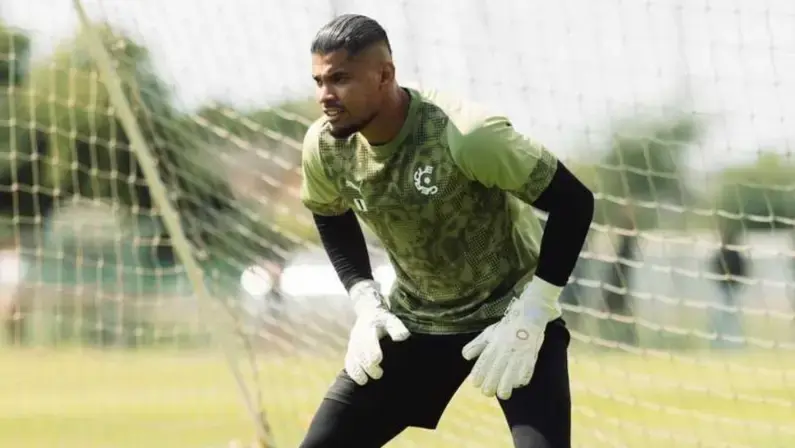 Jornalista: 'Warleson vem para o Botafogo para disputar posição de titular com outro goleiro do mesmo perfil que deve chegar'