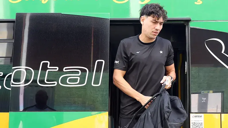 Na seleção da Venezuela, Ferraresi deve desfalcar Botafogo em clássico com Vasco