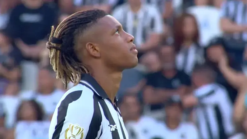 Palmeiras, Fulham e Zenit disputam Danilo, do Botafogo