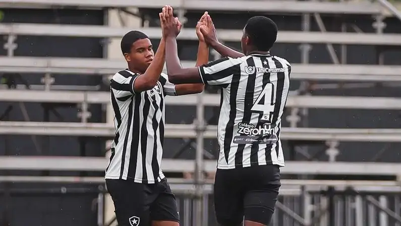 Botafogo Sub-16 goleia e conquista terceira vitória seguida no Torneio Guilherme Embry