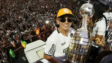 Botafogo celebra decisão da Fifa de retirada de transfer ban por Almada e diz que 'demais casos seguem sob análise' Botafogo celebra decisão da Fifa de retirada de transfer ban por Almada e diz que 'demais casos seguem sob análise'