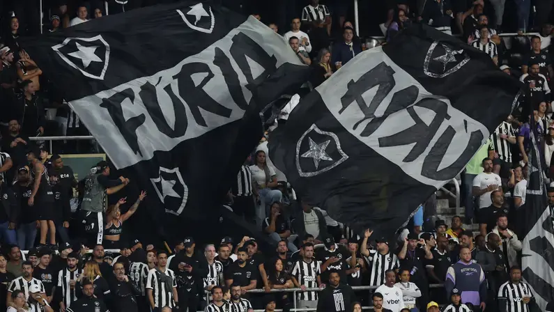 Botafogo faz promoção para jogo com Chapecoense com check-in gratuito em dois setores para sócios