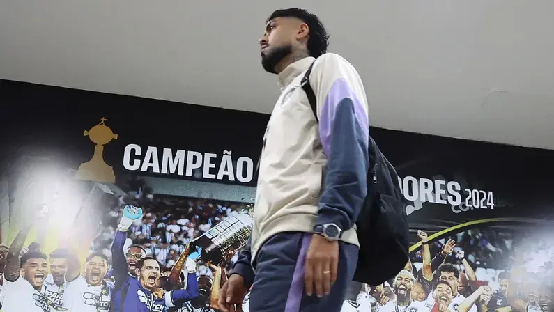 Zagueiro Alexander Barboza faz exames e pode fechar com Palmeiras até 2029