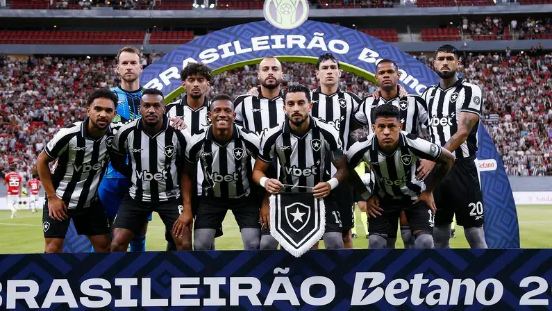 Botafogo fecha 13ª rodada do Brasileirão 2026 na oitava posição, com um jogo a menos