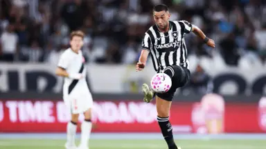 Comentarista destaca qualidade de Ziyech em estreia como titular no Botafogo: ‘Resto do time não acompanha’ Comentarista destaca qualidade de Ziyech em estreia como titular no Botafogo: ‘Resto do time não acompanha’