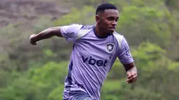 Lyon aciona Botafogo na Fifa por dívida da recompra de Jeffinho