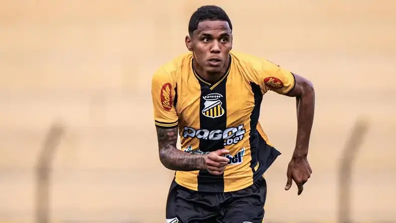Ex-alvo do Botafogo, zagueiro Dantas é pego no doping por uso de cannabis